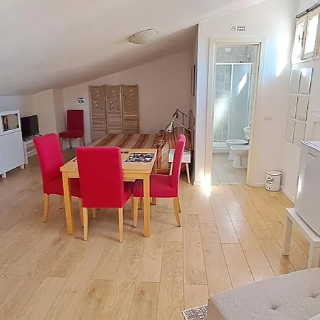 A 2 Passi Apartment Foligno