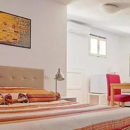 Apartment A 2 Passi *