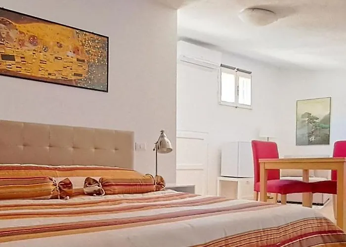 Apartment A 2 Passi *